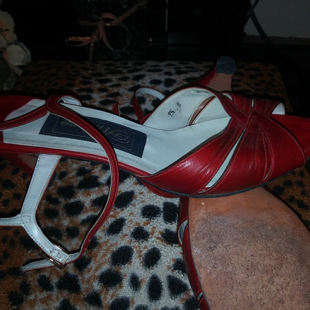 Red heels - Picture 3 of 3